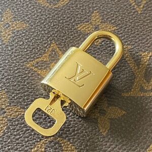 Louis Vuitton brass lock set with key #321 Authentic padlock EXCELLENT!